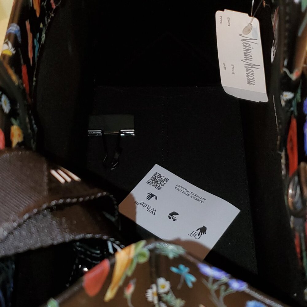 Off White Tote - Picture 4 of 8